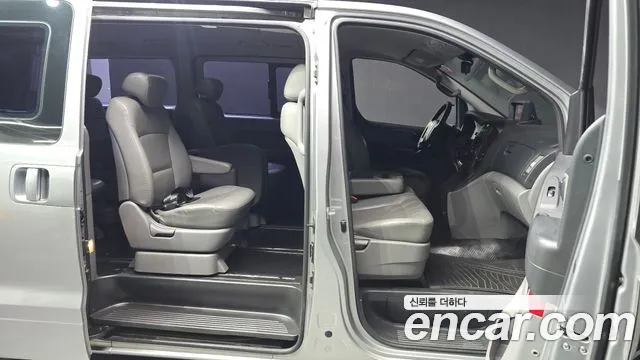 Hyundai Starex — фото 13