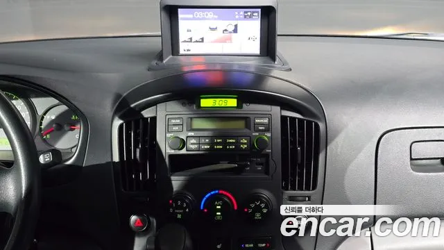 Hyundai Starex — фото 15