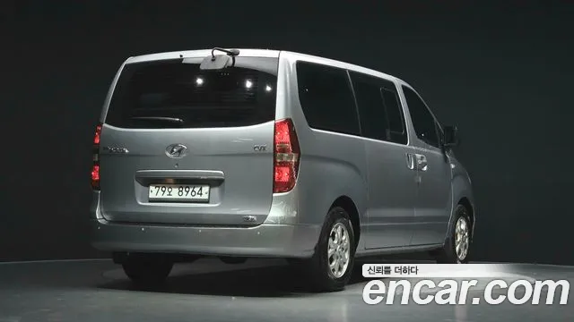 Hyundai Starex — фото 2