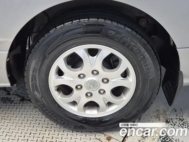 Hyundai Starex — фото 18