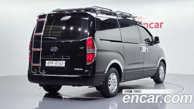 Hyundai Starex — фото 1