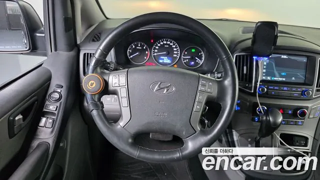 Hyundai Starex — фото 11