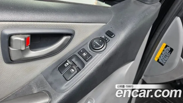 Hyundai Starex — фото 18