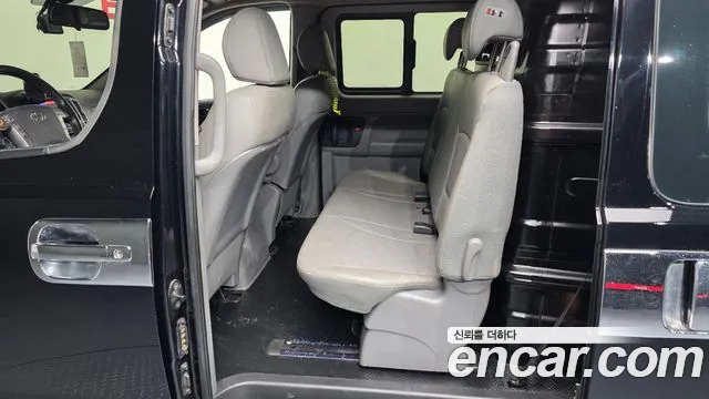 Hyundai Starex — фото 10