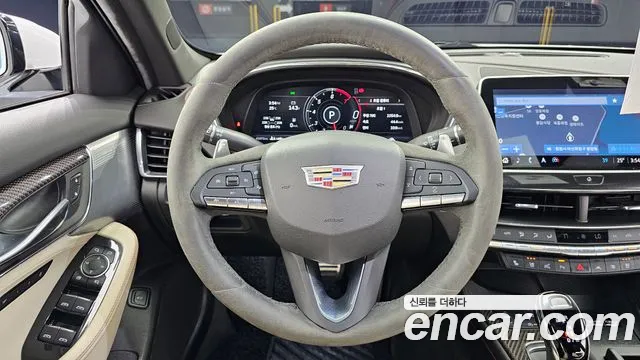 Cadillac CT5 — фото 12