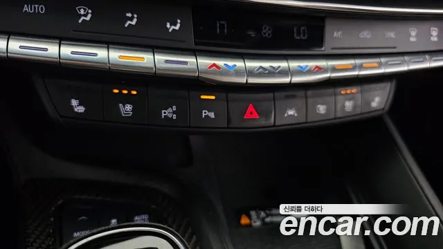 Cadillac CT5 — фото 27