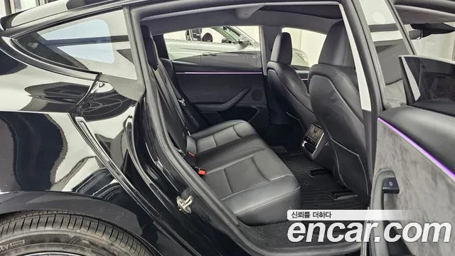 Tesla Model 3 — фото 11
