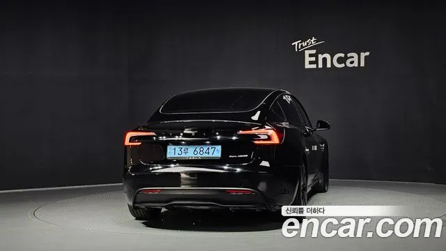 Tesla Model 3 — фото 4