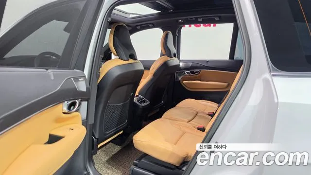 Volvo XC90 — фото 11