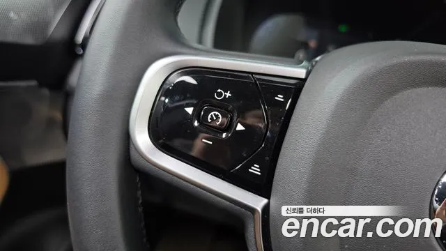 Volvo XC90 — фото 14