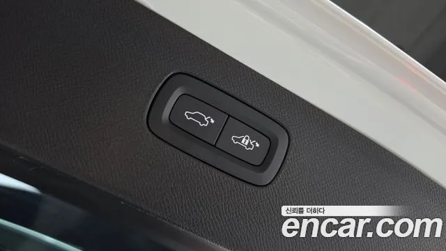 Volvo XC90 — фото 15