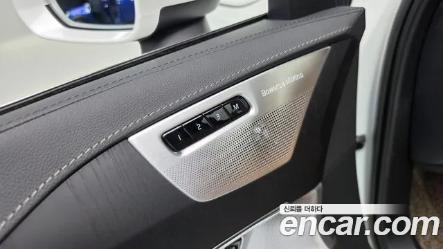 Volvo XC90 — фото 19