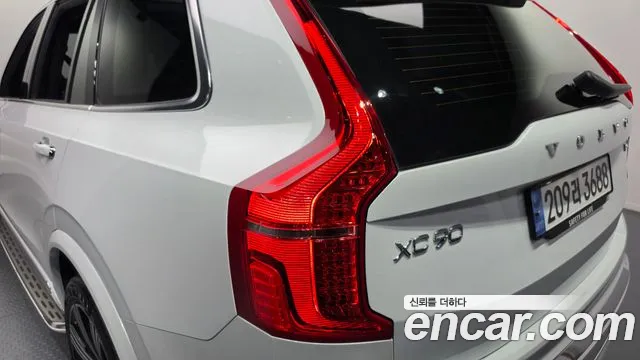 Volvo XC90 — фото 23
