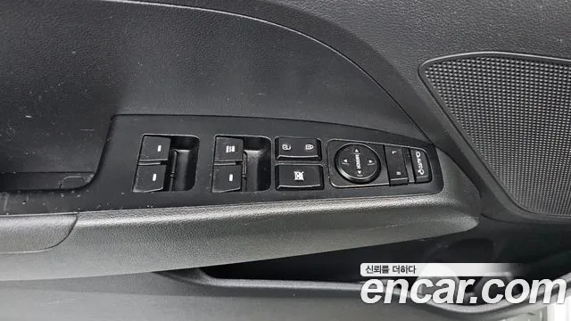 Hyundai Avante — фото 16