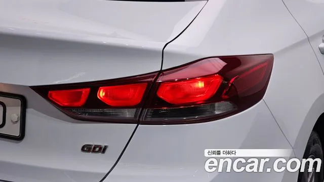 Hyundai Avante — фото 23