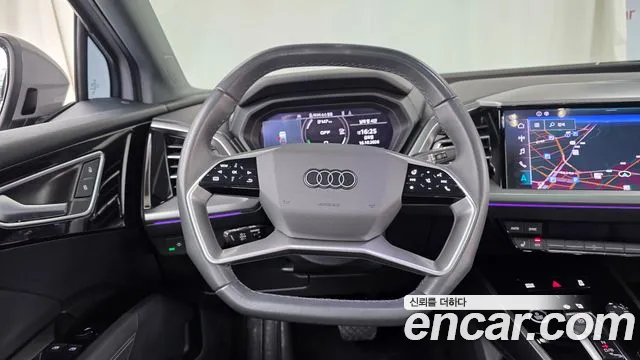 Audi Q4 e-tron — фото 12