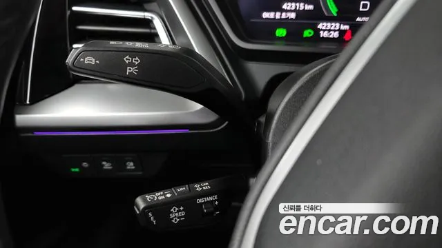 Audi Q4 e-tron — фото 17