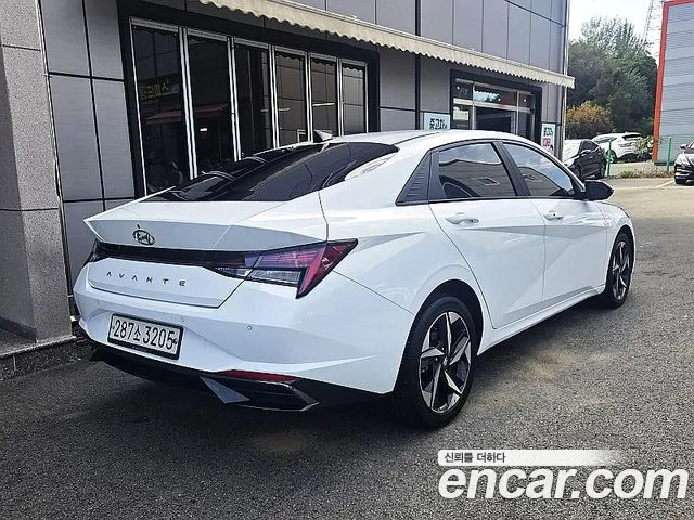 Hyundai Avante — фото 3