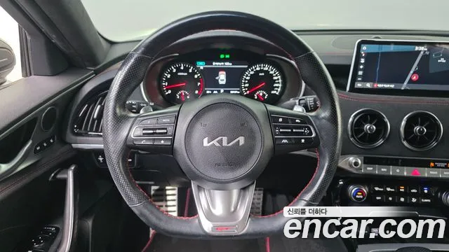 Kia Stinger — фото 13
