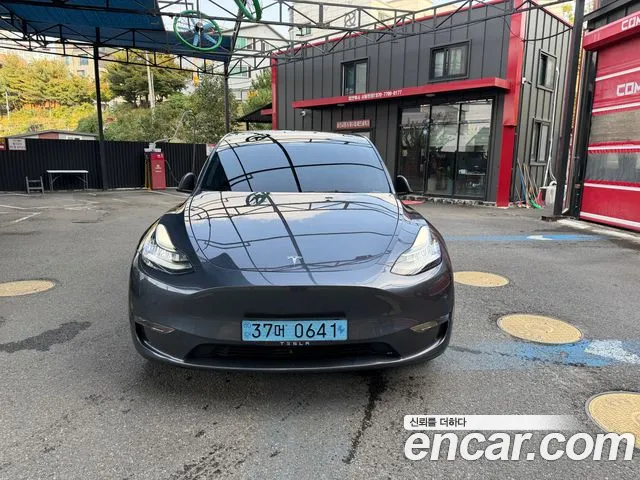 Tesla Model Y — фото 1