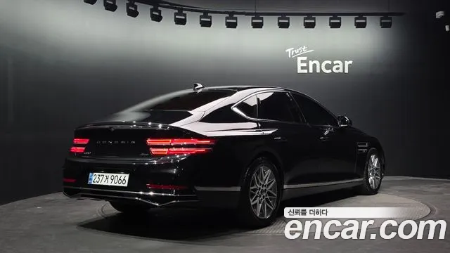 Genesis G80 — фото 1