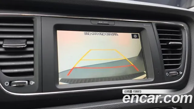 Kia Carnival — фото 16
