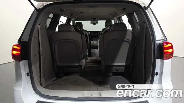 Kia Carnival — фото 19