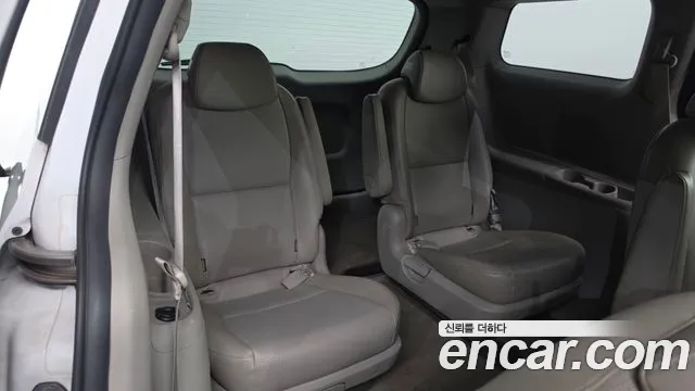 Kia Carnival — фото 20