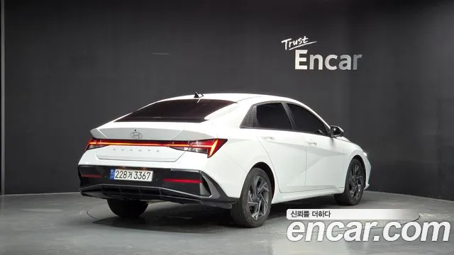 Hyundai Avante — фото 1