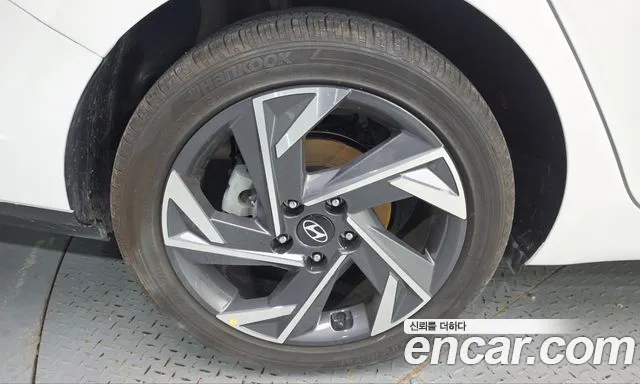 Hyundai Avante — фото 4