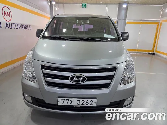 Hyundai Starex — фото 1