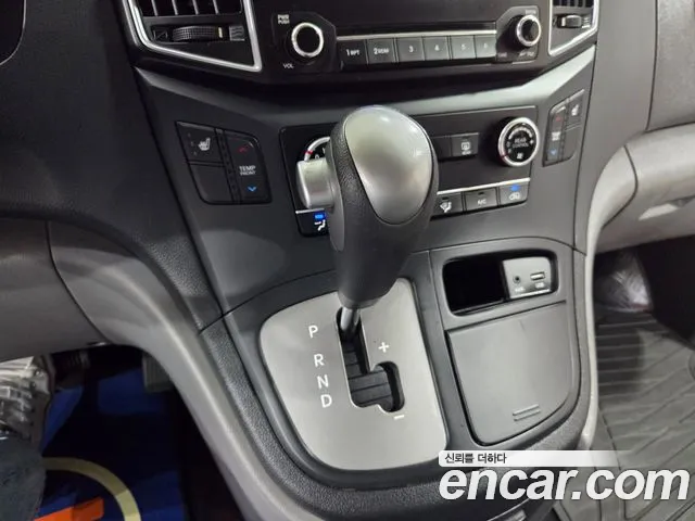 Hyundai Starex — фото 12