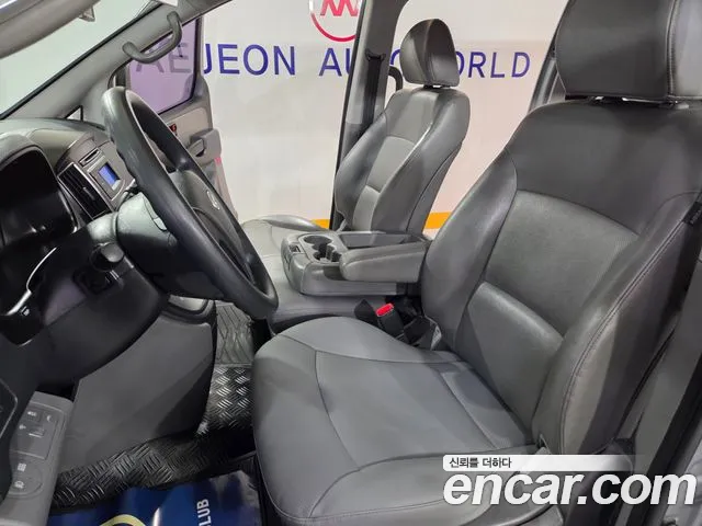 Hyundai Starex — фото 15