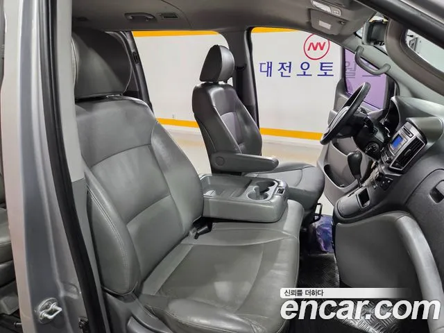 Hyundai Starex — фото 17