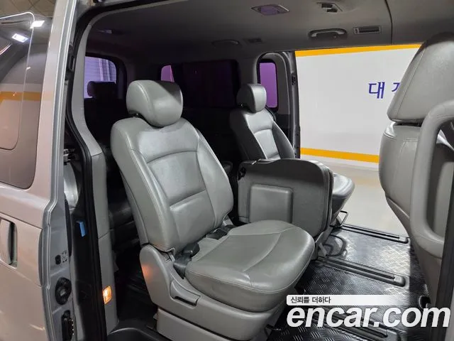 Hyundai Starex — фото 18
