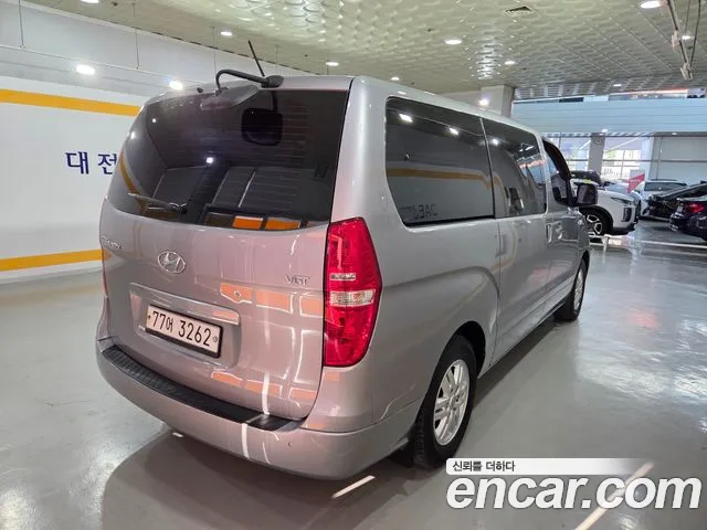 Hyundai Starex — фото 5