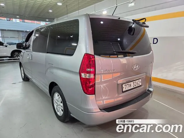 Hyundai Starex — фото 6