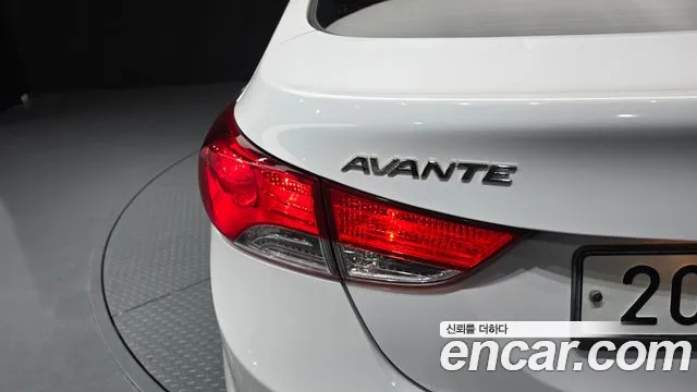 Hyundai Avante — фото 23