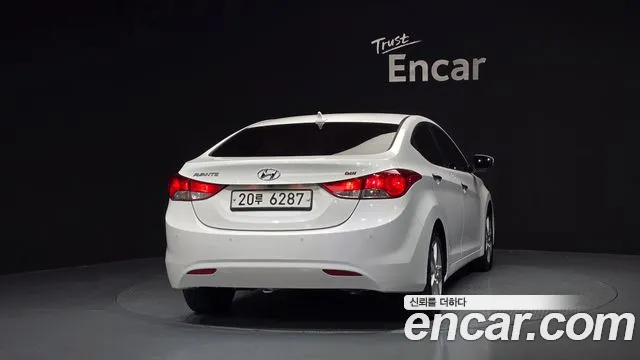 Hyundai Avante — фото 4