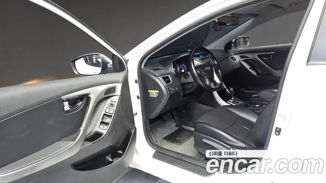 Hyundai Avante — фото 10