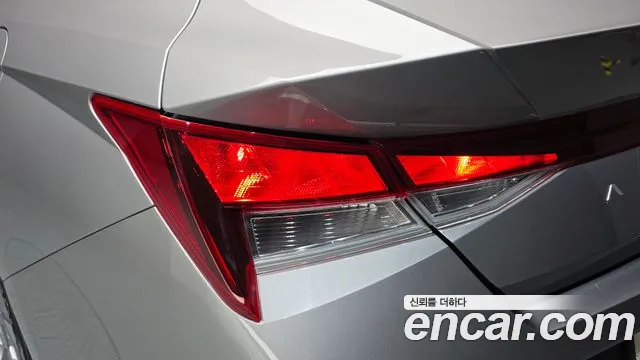 Hyundai Avante — фото 23