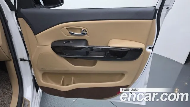 Kia Carnival — фото 25