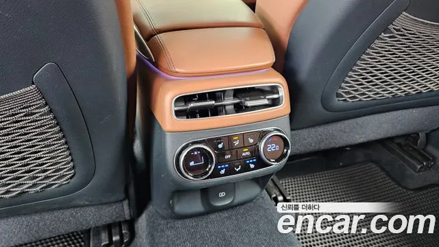 Genesis GV70 — фото 19
