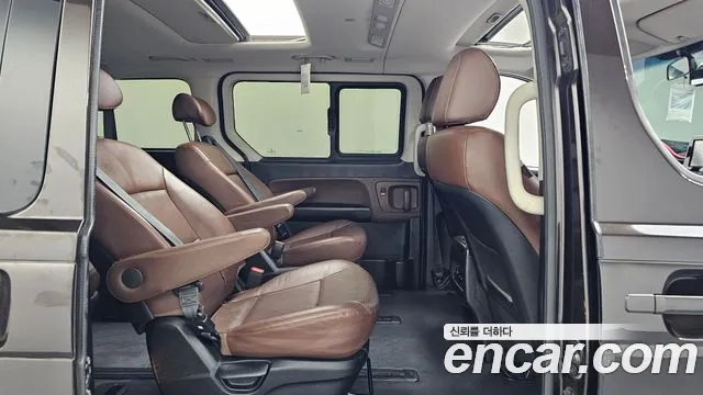 Hyundai Starex — фото 12