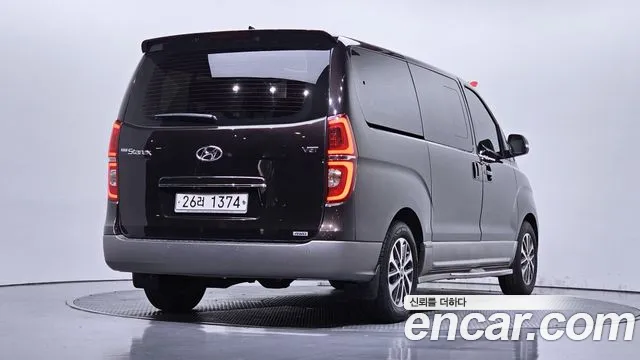 Hyundai Starex — фото 2