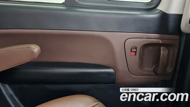 Hyundai Starex — фото 25