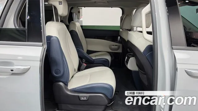 Kia Carnival — фото 11