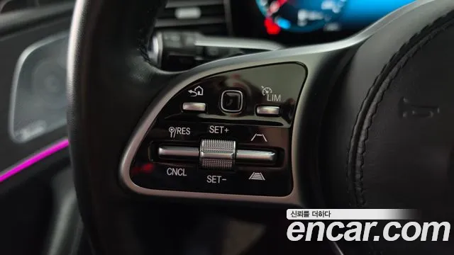 Mercedes-Benz GLS-Class — фото 16