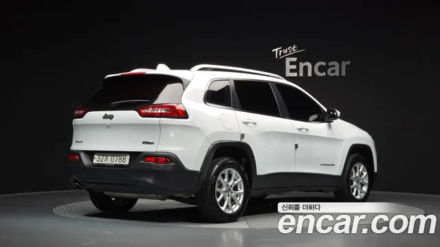 Jeep Cherokee — фото 2