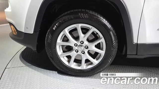 Jeep Cherokee — фото 5